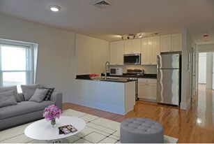 4 Osgood St, Unit 2 in Somerville, MA - Building Photo