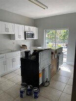 6900 NW 179th St in Hialeah, FL - Building Photo