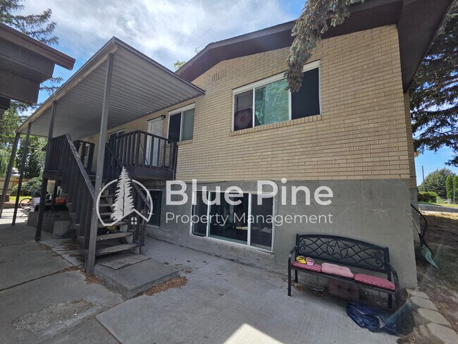 property at 840 Garfield St