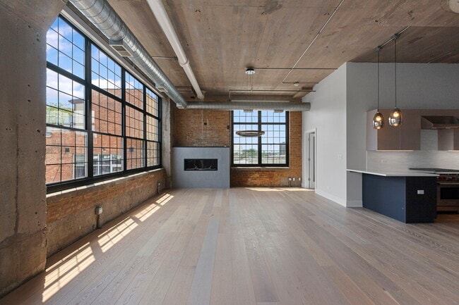 17 N Loomis St in Chicago, IL - Building Photo - Building Photo