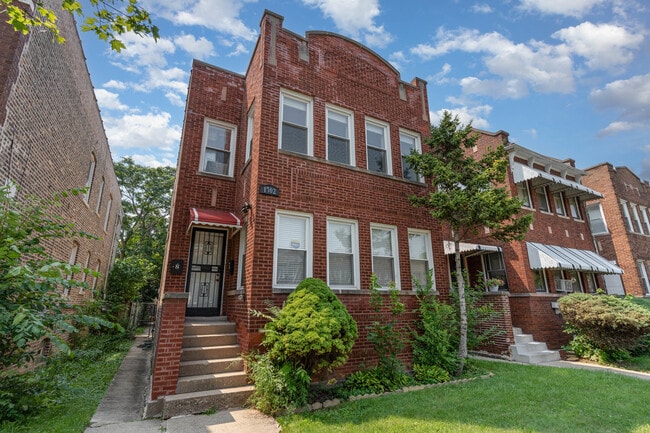 property at 1702 N Meade Ave