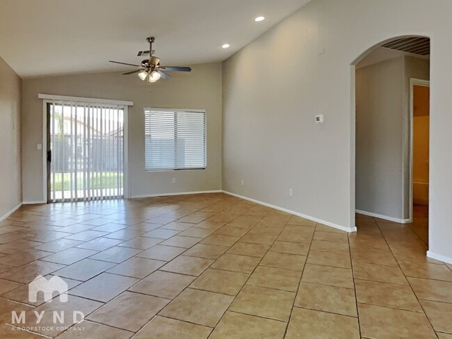 40167 N Costa Del Sol Dr in San Tan Valley, AZ - Building Photo - Building Photo