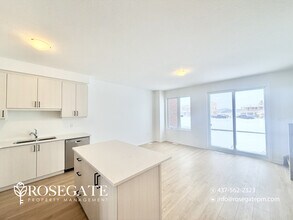 Spacious 3-Bedroom Freehold Townhouse with Private Garage & Outdoor Space in Kitchener in Kitchener, ON - Building Photo - Building Photo