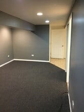 7516 S Paxton Ave, Unit Garden Unit in Chicago, IL - Foto de edificio - Building Photo