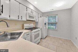 72 Sycamore Ct in Trenton, NJ - Building Photo - Building Photo