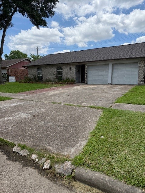 10014 Carlow Ln