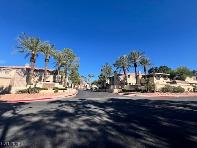 1851 Hillpointe Rd in Henderson, NV - Building Photo