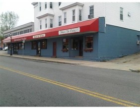 1572-1586 Pleasant St in Fall River, MA - Building Photo - Building Photo
