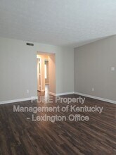 3793 Camelot Dr in Lexington, KY - Building Photo - Building Photo