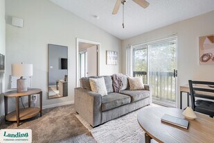 1000 Palm Pl Dr NE, Unit 1833 in Palm Bay, FL - Building Photo