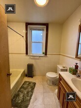 23 Gibbs St in Brookline, MA - Foto de edificio - Building Photo