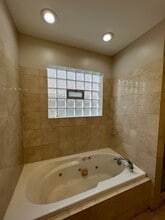 2327 S Sawyer Ave, Unit 3A in Chicago, IL - Foto de edificio - Building Photo