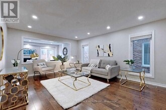 23 Knotty Pine Ave in Cambridge, ON - Building Photo - Building Photo