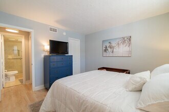 917 N Flagler Dr, Unit 104 in West Palm Beach, FL - Building Photo - Building Photo
