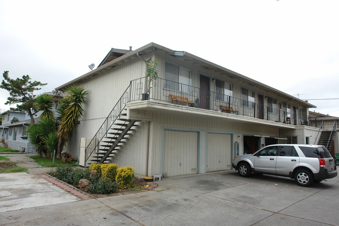 3831 Barker Dr in San Jose, CA - Building Photo