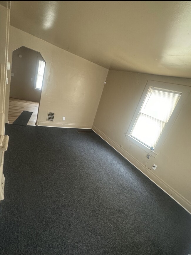 298 Sherman St, Unit 298 in Rochester, NY - Foto de edificio - Building Photo