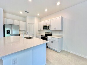 173 Riverfront Wy in Edgewater, FL - Building Photo - Building Photo