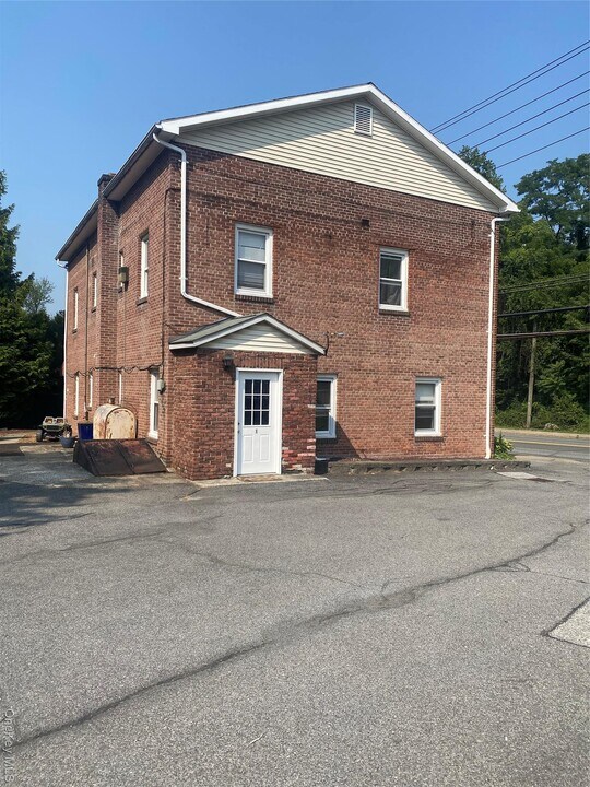 1000 US-9W in Fort Montgomery, NY - Building Photo