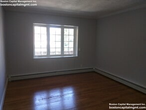 14 Mt Ida St, Unit 3 in Newton, MA - Foto de edificio - Building Photo