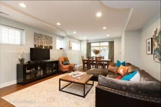 6507 N Bosworth Ave in Chicago, IL - Building Photo - Building Photo