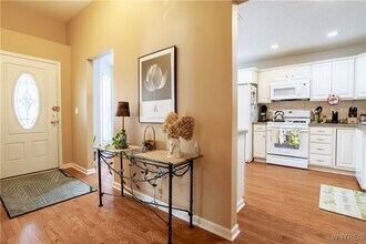 14 French Oaks Ln in East Amherst, NY - Foto de edificio - Building Photo