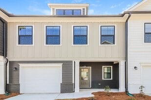 834 Calvin Park Dr in Ball Ground, GA - Building Photo