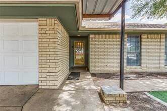 827 W 9th St in Dallas, TX - Building Photo - Building Photo