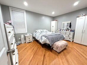 5351 W Foster Ave in Chicago, IL - Building Photo - Building Photo