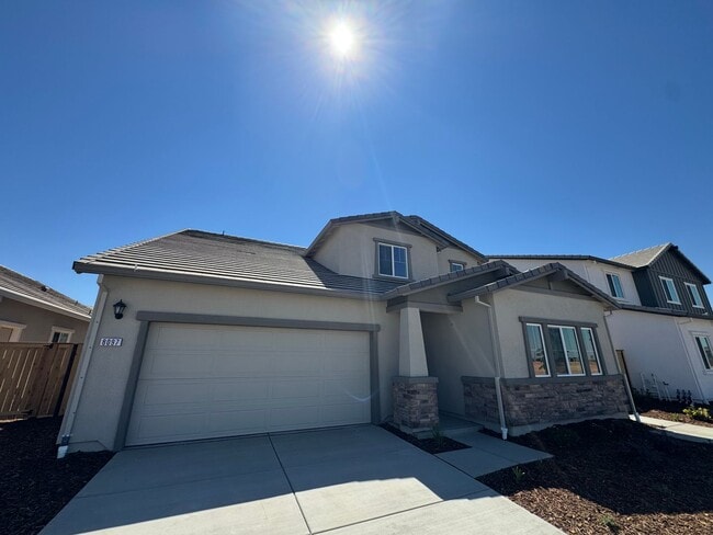 8097 Trapper Rnch Rd in Roseville, CA - Building Photo - Building Photo