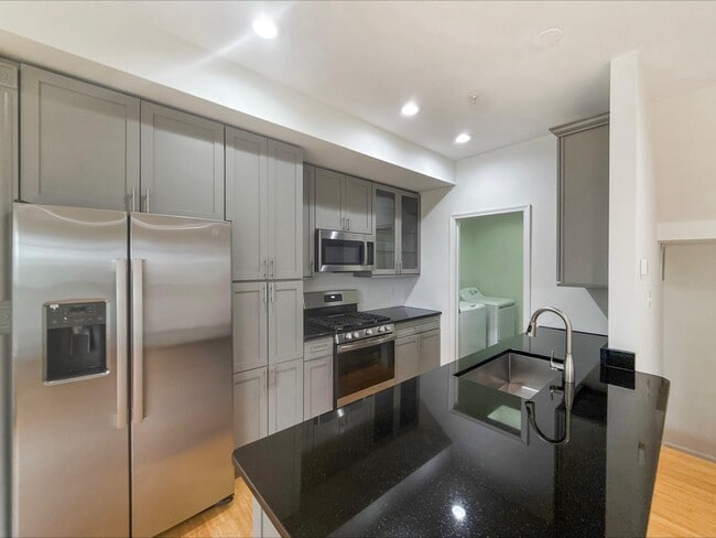 property at 2322 Shannon Pl SE