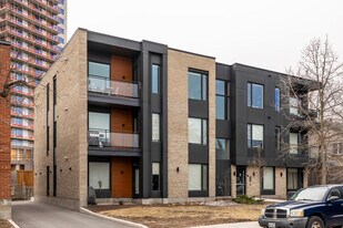 20 Mark Av in Ottawa, ON - Building Photo