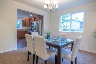 18540 Stone Ave N in Shoreline, WA - Building Photo - Building Photo