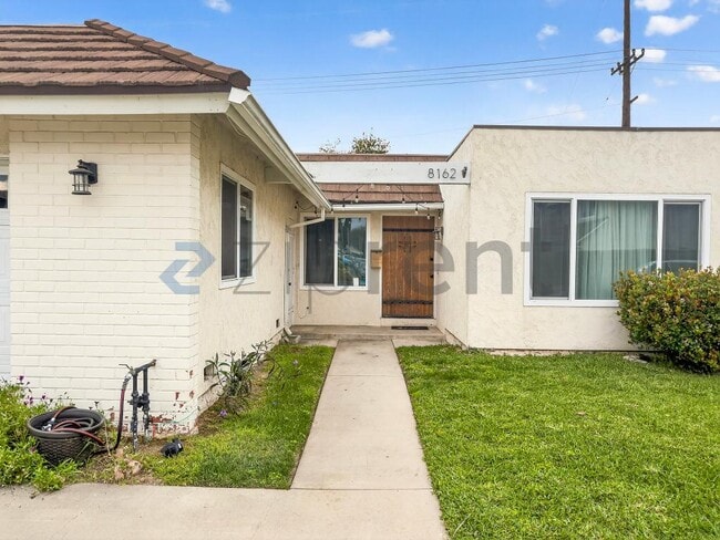 8162 Havasu Cir in Buena Park, CA - Building Photo - Building Photo