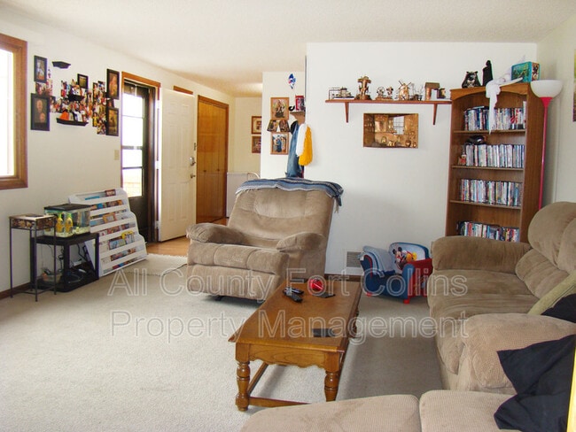 409 Terri Dr in Loveland, CO - Building Photo - Building Photo