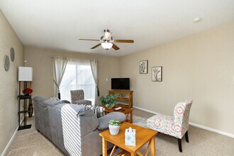 1401 Sundance Dr in Manhattan, KS - Building Photo - Building Photo