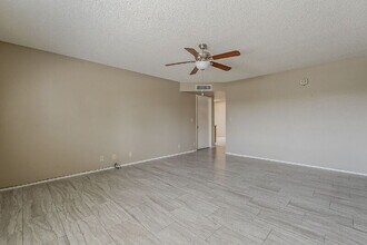 4328 E Capri Ave in Mesa, AZ - Building Photo - Building Photo