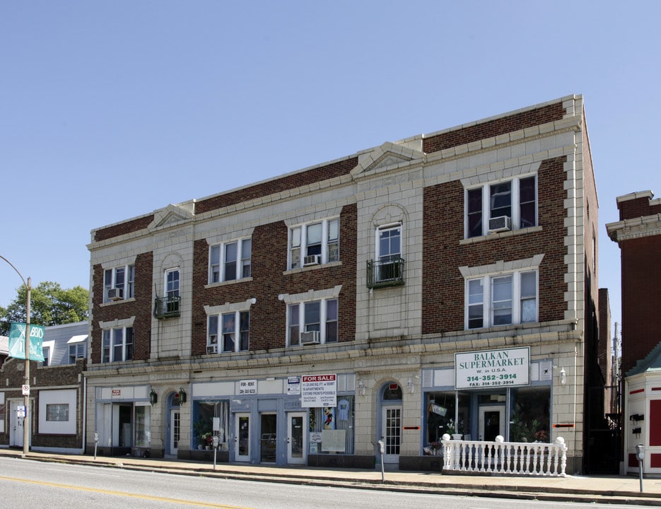Drake Apartments in St. Louis, MO - Building Photo