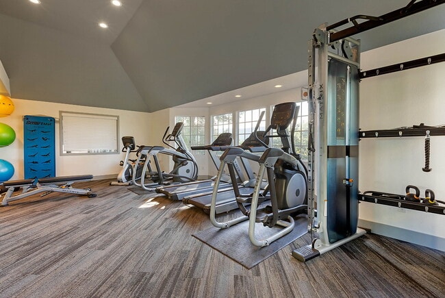 Carmel Summit in San Diego, CA - Foto de edificio - Building Photo