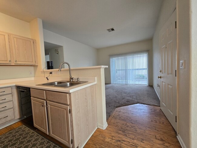 3712 E Cactus Creek Ct, Unit 103 in Littleton, CO - Foto de edificio - Building Photo