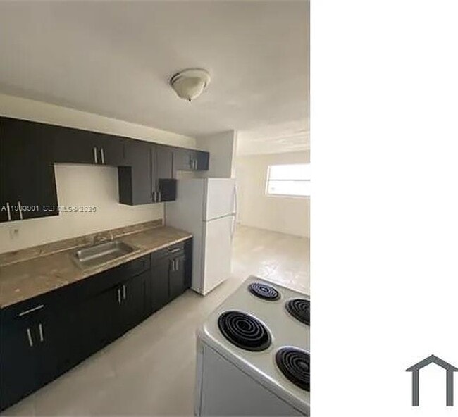 11862 SW 212th St in Miami, FL - Building Photo - Building Photo