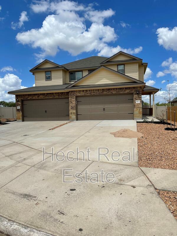 9102 Canyon Bnd in Converse, TX - Building Photo - Building Photo