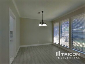 7411 Las Brisas Dr in Houston, TX - Building Photo - Building Photo