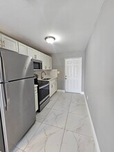 933 W 7th St in Riviera Beach, FL - Building Photo - Building Photo