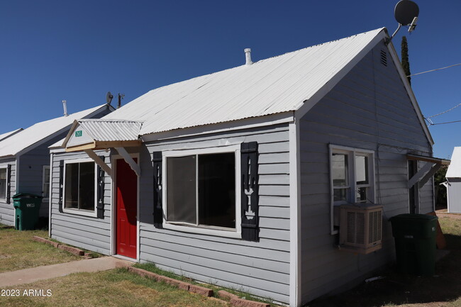 265 N 2nd St in Tombstone, AZ - Foto de edificio - Building Photo