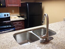 4809 S Mound Ave, Unit 103 in Tampa, FL - Building Photo