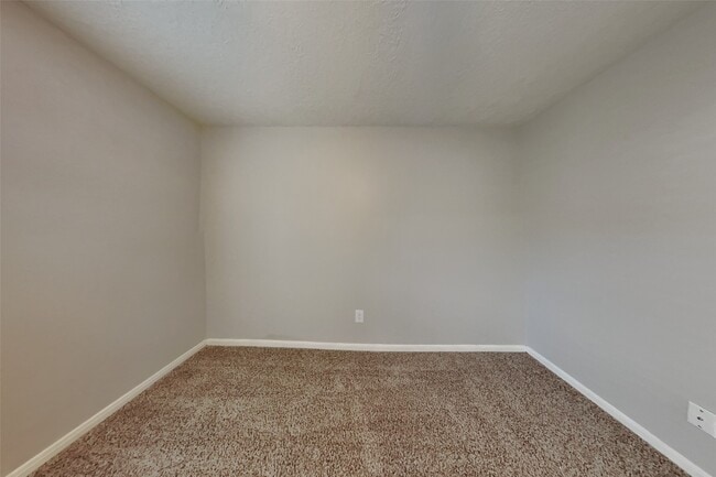 property at 3315 Redwood Lodge Dr