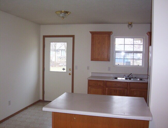 1914 N Hillcrest Ave in Springfield, MO - Building Photo - Building Photo