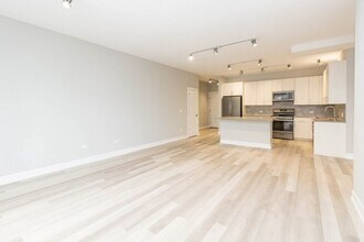 1554 N Talman Ave in Chicago, IL - Building Photo - Building Photo