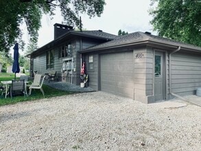 400 7th Ave SE, Unit B in Waseca, MN - Building Photo - Building Photo