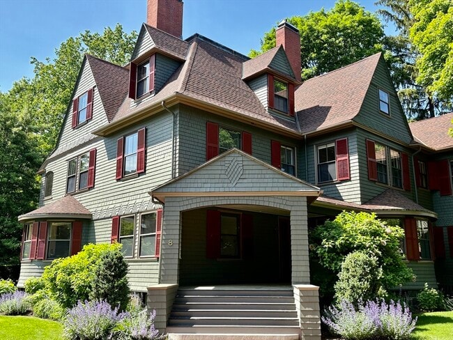 property at 8 Traill St